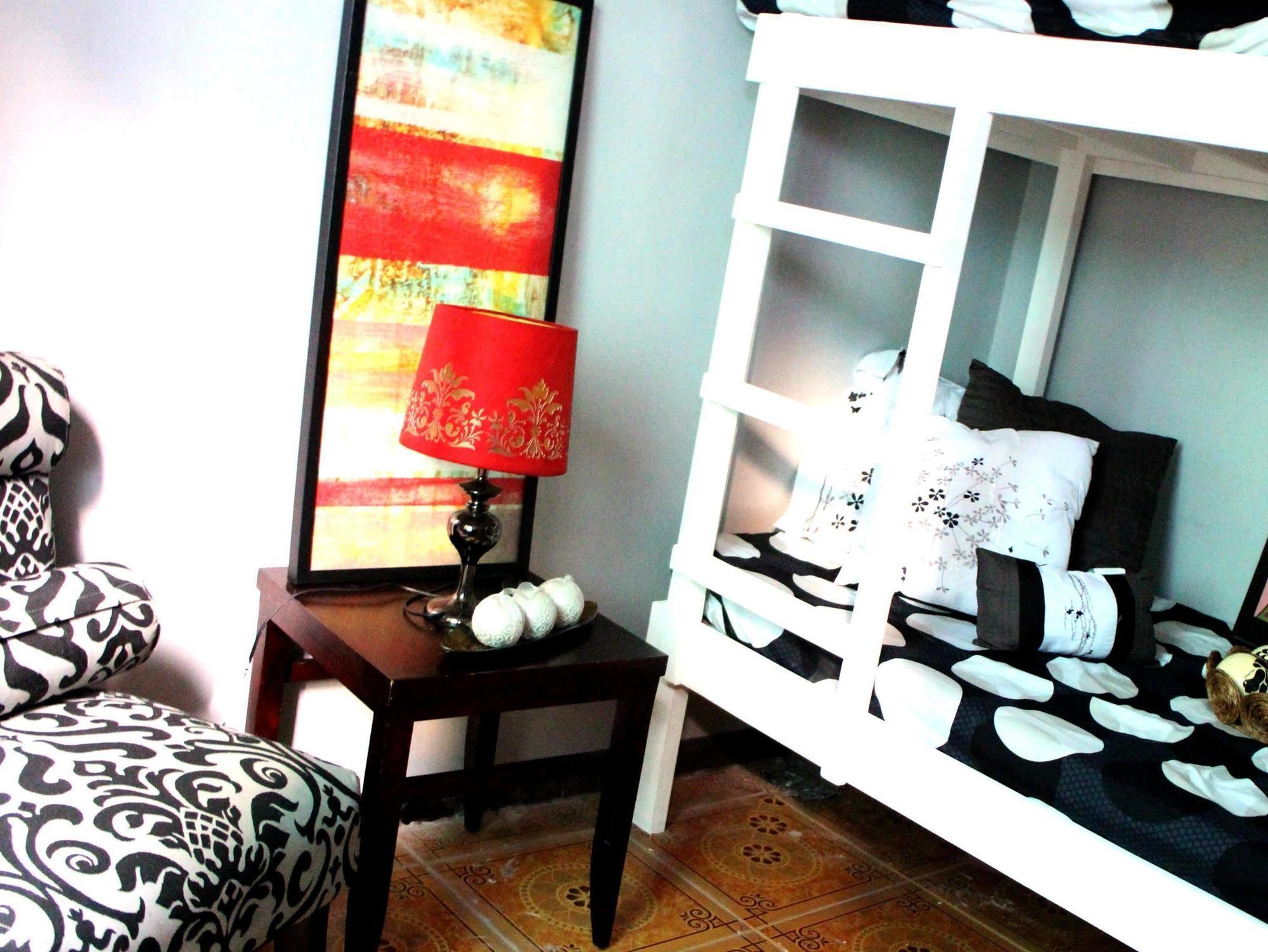 Urban Hostel Pasig City Exterior photo
