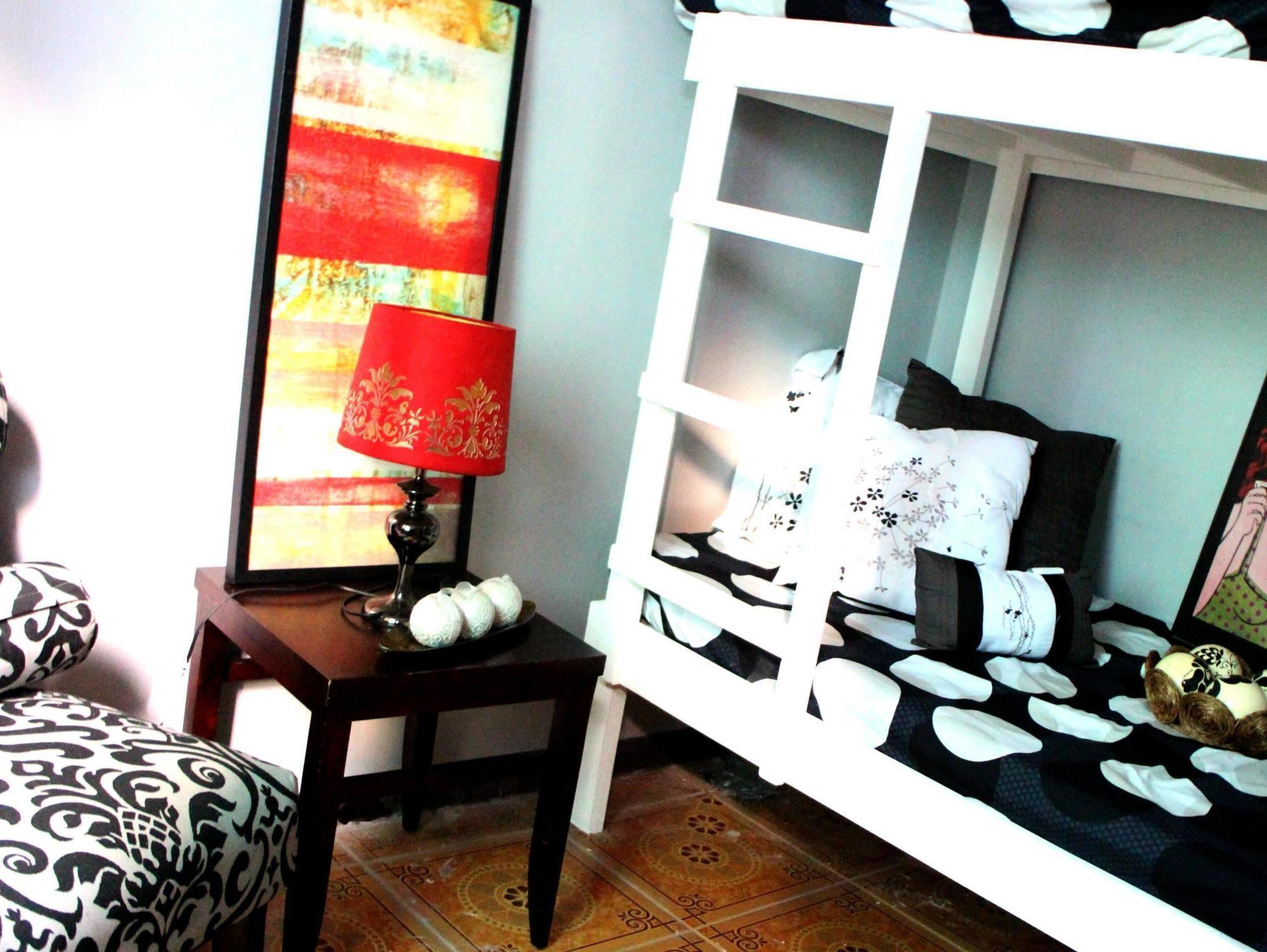 Urban Hostel Pasig City Exterior photo